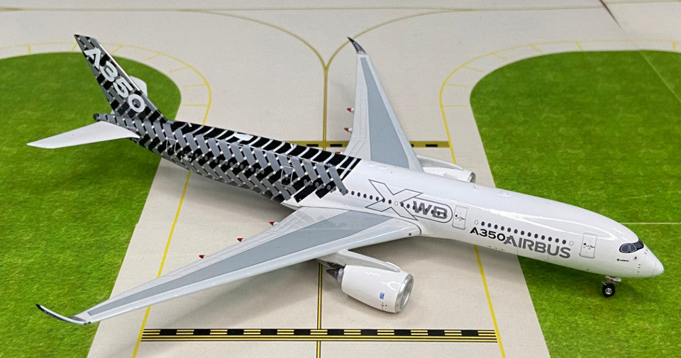 1:400 Phoenix AIRBUS A350-900 Passenger Airplane Diecast Aircraft Plane Model