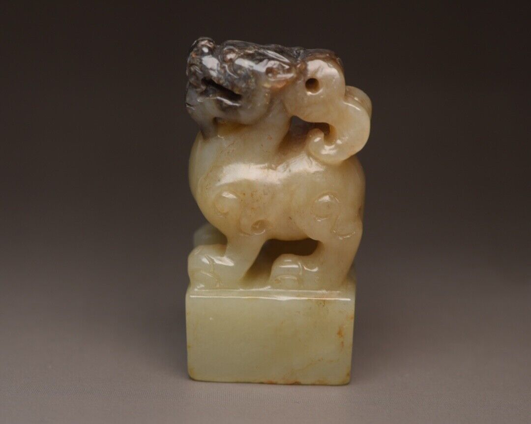 Chinese Old Natural Hetian Jade Carved Exquisite Beast Seal Statue Figurine Gift