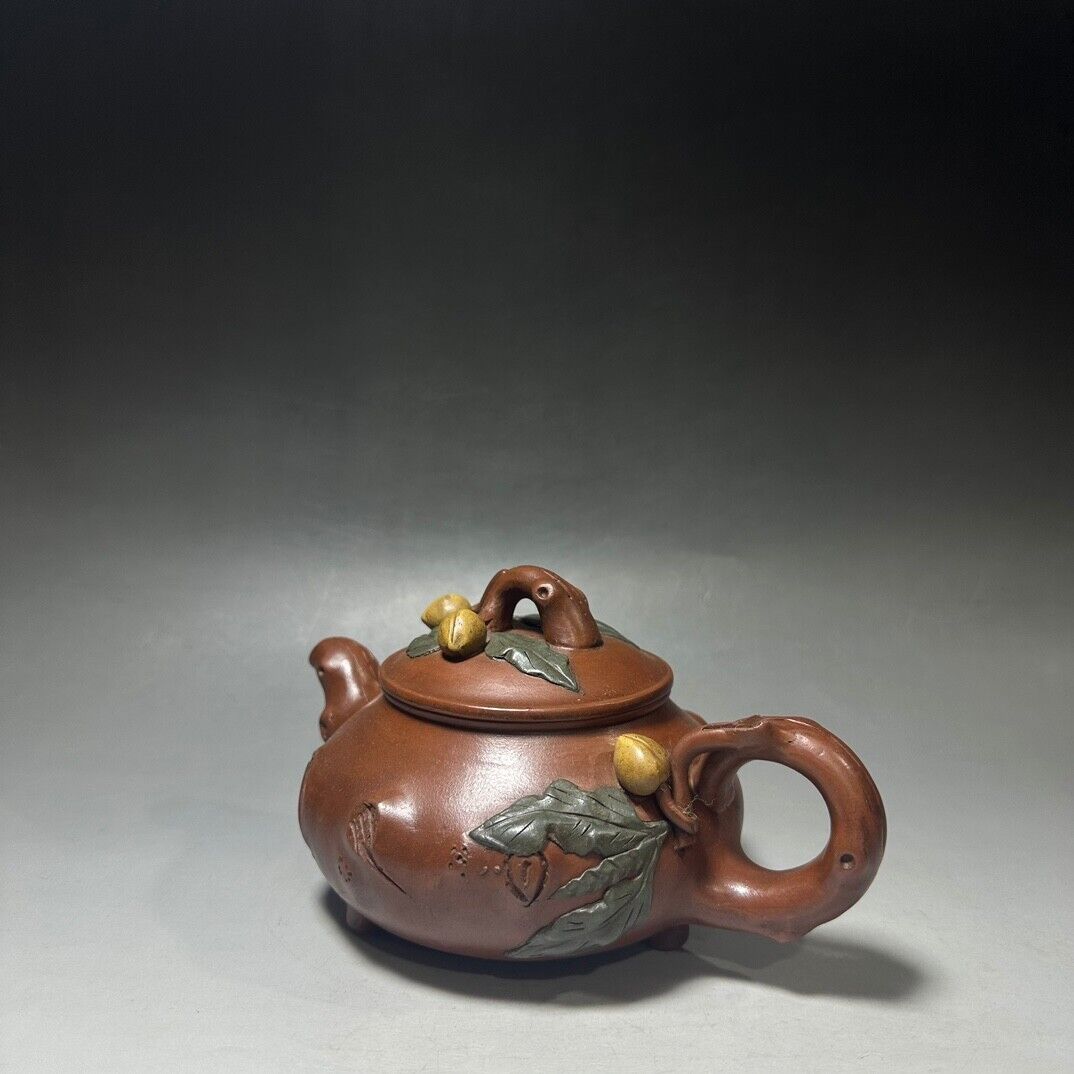 Chinese Yixing Zisha Clay Handmade Exquisite Teapot（寿桃 底款：蒋蓉）