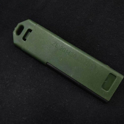 Military Green Magnesium Fire Starter with Whistle for Outdoor Survival