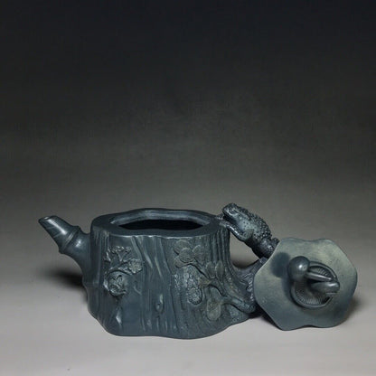 Chinese Yixing Zisha Clay Handmade Exquisite Teapot （金蟾壶 底款：燕萍）