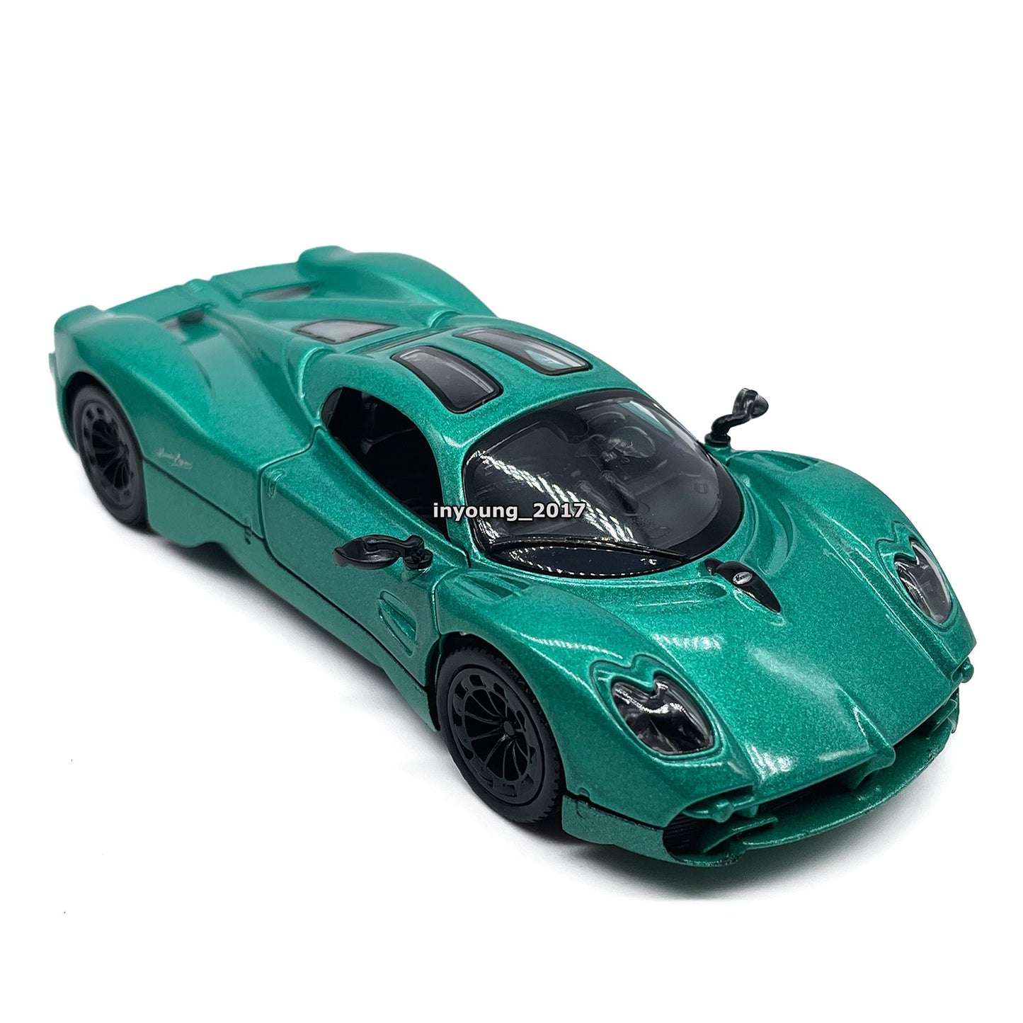 1/36 Pagani Utopia Model Car Diecast Toy Vehicle Toys for Boys Kids Gifts Green