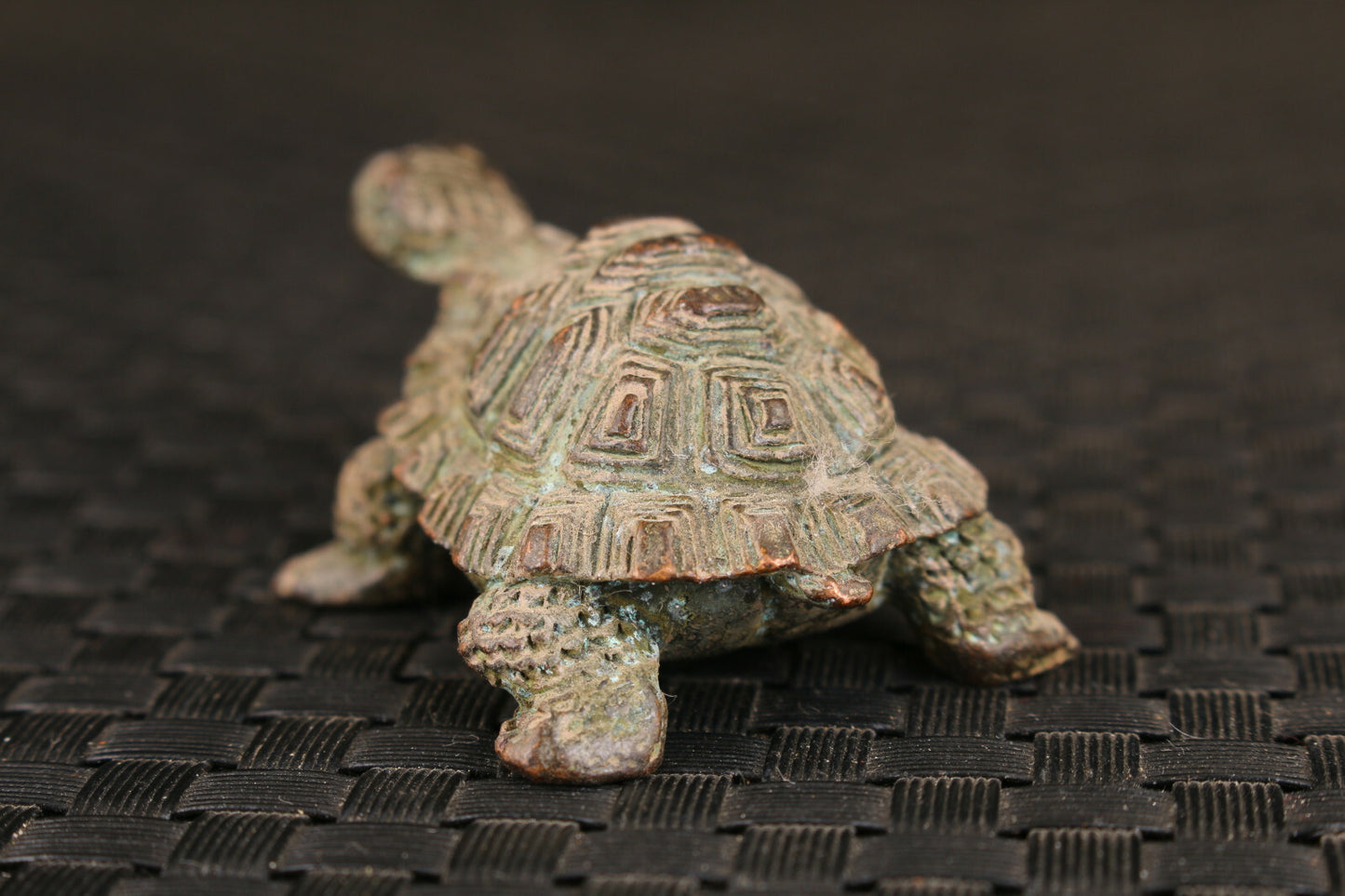 Rare Chinese bronze tortoise figure Statue Tea pet Art table decoration