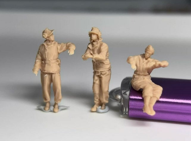 1/72/48/35/87/100/144 World War II Winter Sitting Tank Troops 13 Person Group