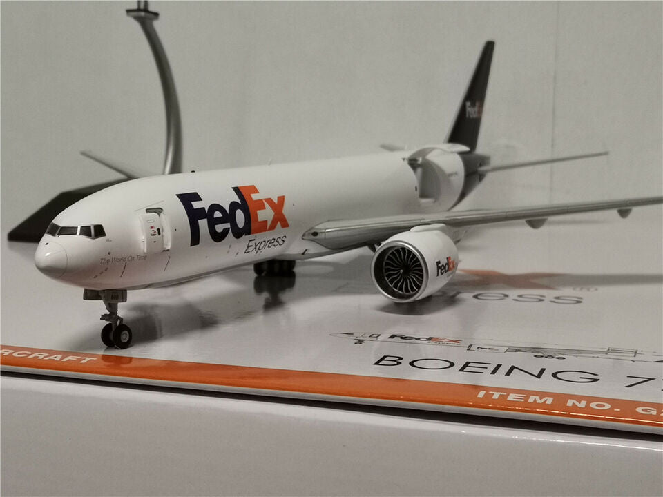 1:200 32CM GeminiJets FedEx BOEING 777-200LRF Airfreighter Diecast Plane Model