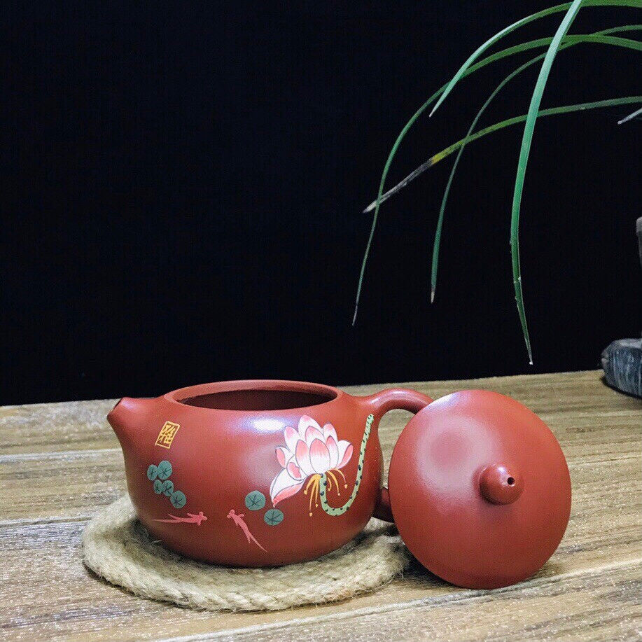 Chinese Yixing Zisha Clay Handmade Exquisite Teapot（莲花西施 底款：姜礼明）