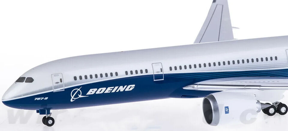1:200 32CM Hogan DREAM LINER BOEING 787-9 Passenger Airplane ABS Plastic Model