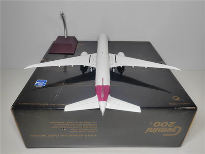 1:200 36CM Geminijets QATAR B777-300ER Passenger Airplane Diecast Aircraft Model