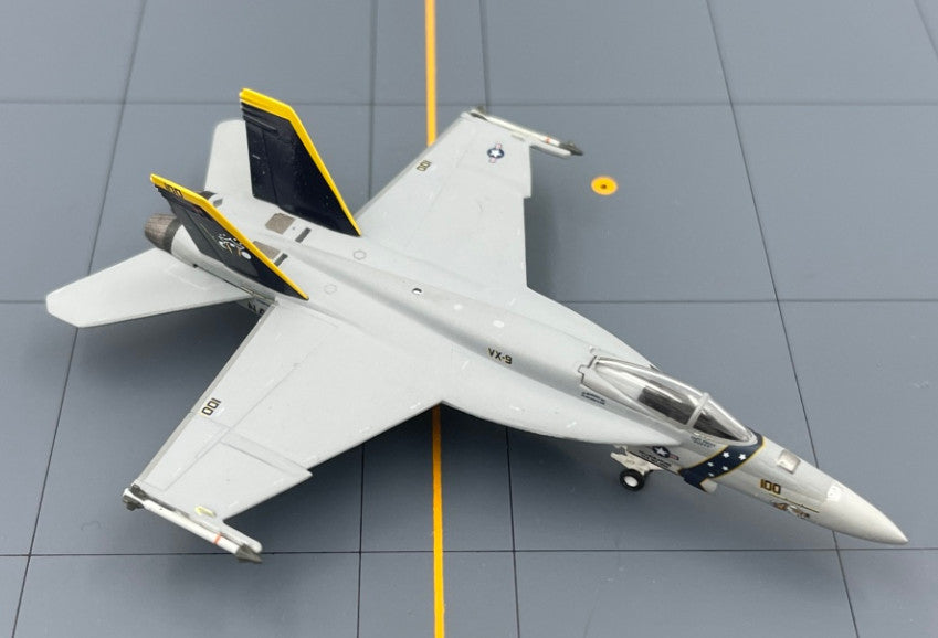 1:200 Hogan US Navy McDonnell Douglas F/A-18E VX-9 XE 100 Fighter Diecast Model