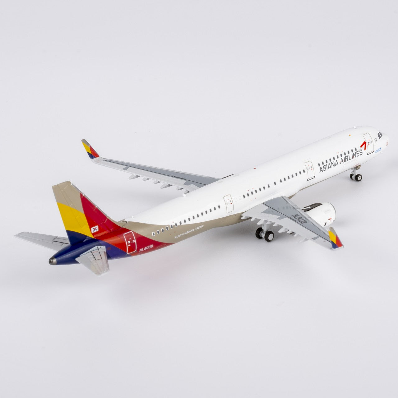1:400 NGmodels Asiana Airbus A321 HL8038 Passenger Airplane Diecast Plane Model