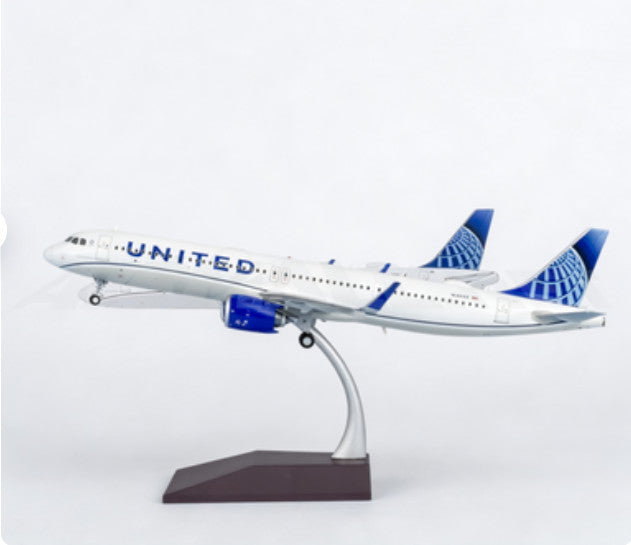 1:200 Geminijets United Airlines Airbus A321neo N14502 Airplane Diecast Model