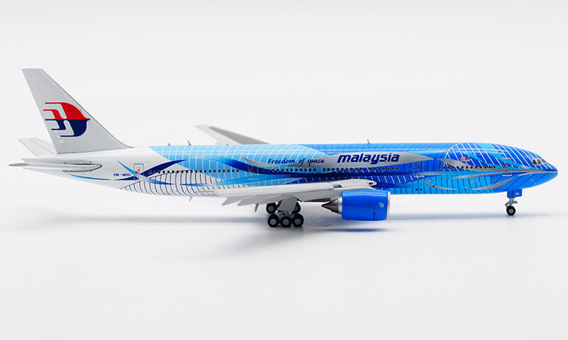JC Wings malaysia for Boeing 777-200ER 9M-MRD Flaps down 1/400 plane Pre-built