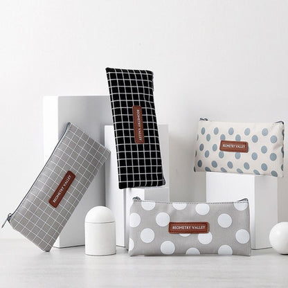 Plaid Travel Cosmetic Makeup Bag Zipper Small Toiletry Beauty Organizer 19.7*9cm
