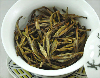 Chinese White Buds Raw Yue Guang Bai Old Tree RAW Pu erh Tea,Moonlight puer Cake