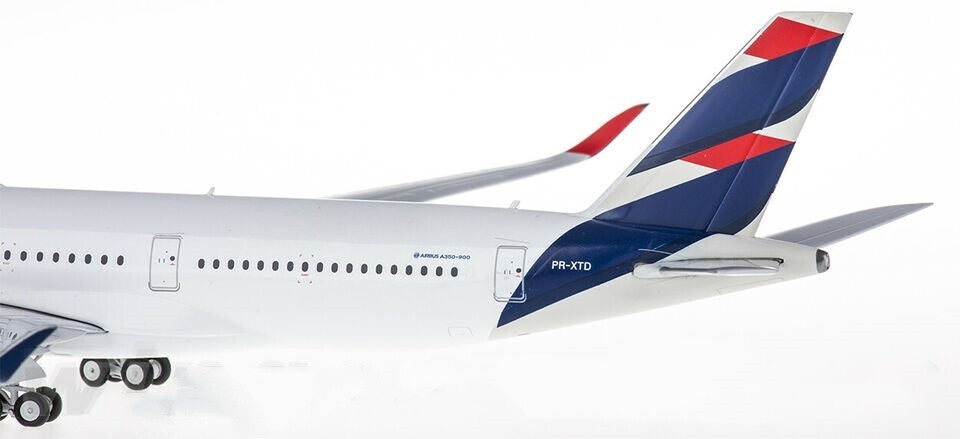 1:200 33CM Phoenix LATAM AIRBUS A350-900 Airplane Diecast Plane Aircraft Model
