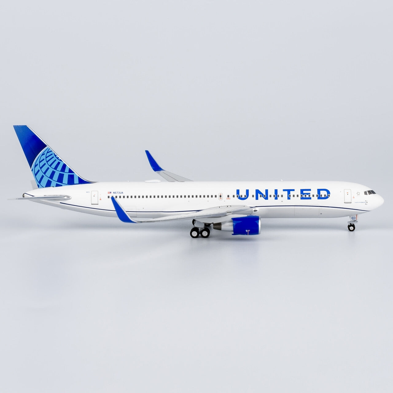 1:400 NGmodels United Airlines Boeing 767-300ER Passenger Airplane Diecast Model