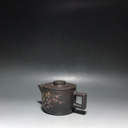 Chinese Yixing Zisha Clay Handmade Exquisite Teapot（梅香汗瓦 底款：姜礼明）