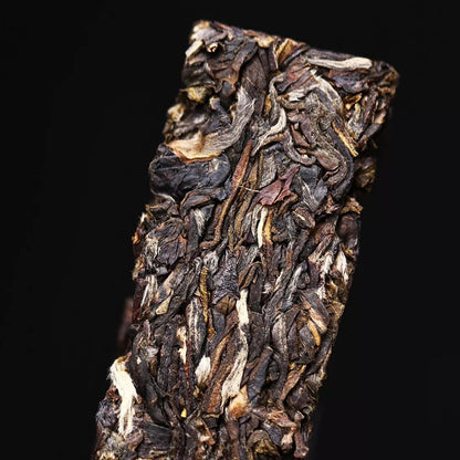 2019 Haiwan Bulang Mountain Old Tree Emerald Incense Pu-erh Raw Puer Brick 250g