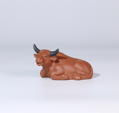 Purple sand tea pet decoration bullfighting creative sculpture can raise tea tra
