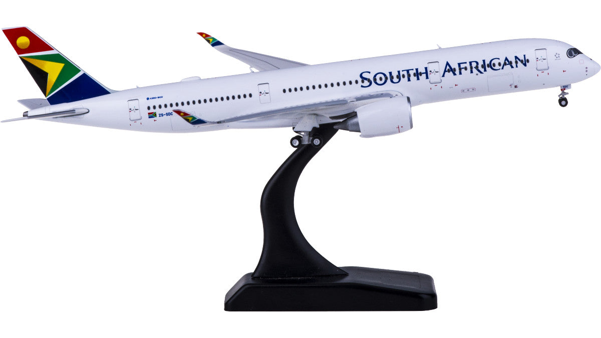 1:400 GeminiJets SOUTH AFRICAN AIRBUS A350-900 Passenger Airplane Diecast Model
