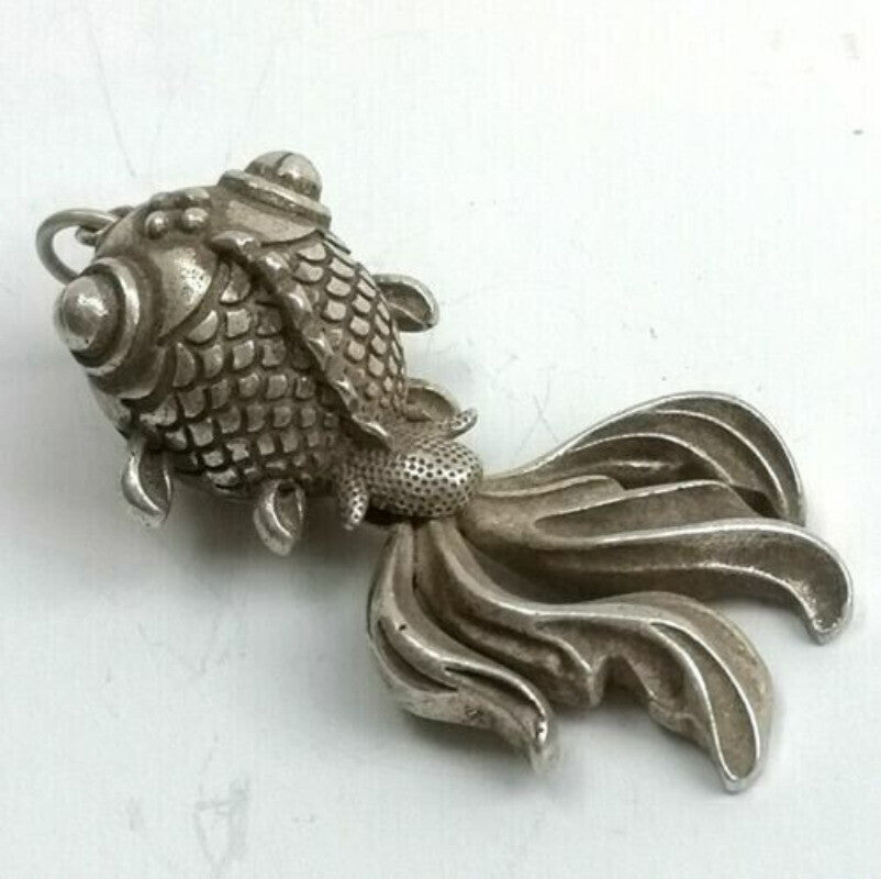 China Tibet Silver Carvings Lovely Fish Pendant Amulet Pendant Won Collection
