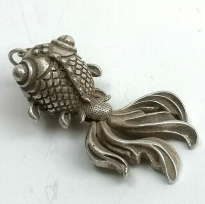 China Tibet Silver Carvings Lovely Fish Pendant Amulet Pendant Won Collection