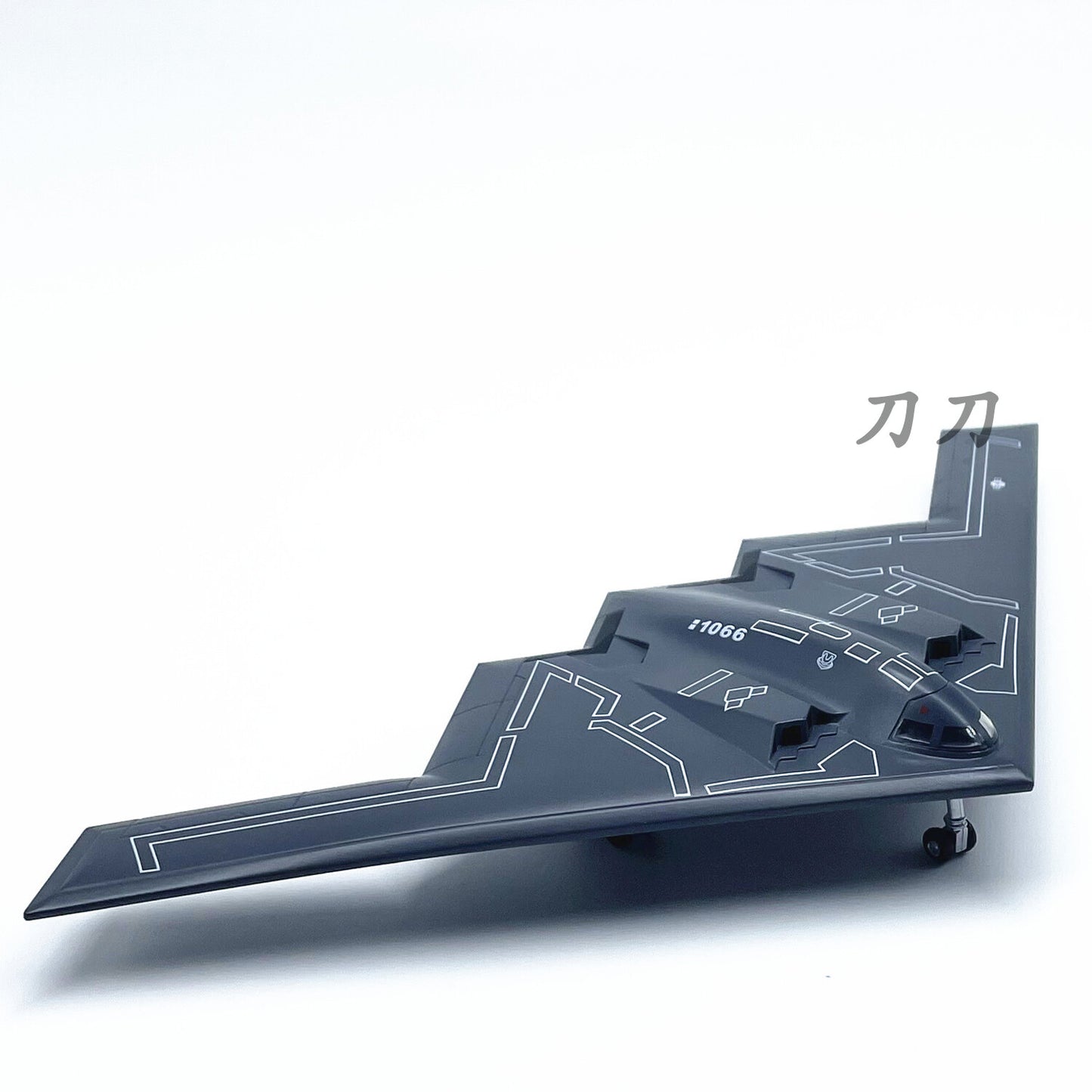 1:200 Scale Spirit B-2 Stealth and Strategic Bomber Aircraft Alloy Model Plain