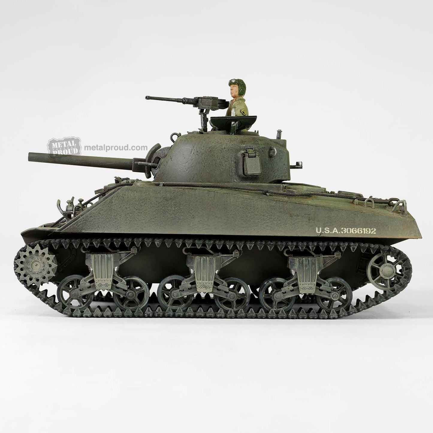 1:32 Forces of Valor U.S. Sherman M4 (75) Tank WWII Diecast Military Armor Model