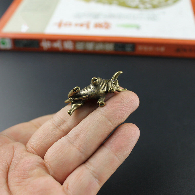 Pure Copper Vintage Brass Wall Street Bull Keychain Pendant