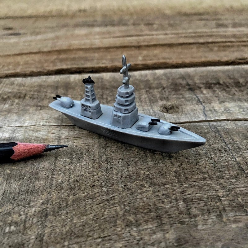 Scene Model Simulation Miniature Mini Ship Cruise Ship Freighter Battleship Prop