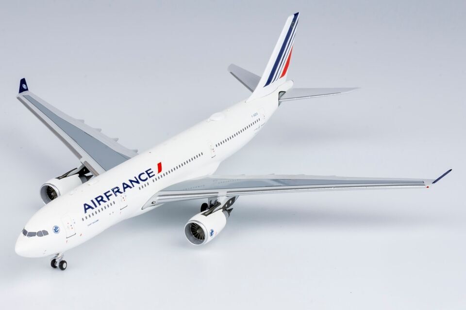 1:400 NG Model AIR FRANCE AIRBUS A330-200 Passenger Plane Diecast Aircraft Model