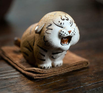 Chinese Yixing Zisha Pottery Feng Shui Zodiac Animal Tiger Beast King Tea Pet