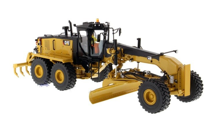 1:50 DM 16M3 Motor Grader Construction Vehicles Equipment Machine Diecast Model