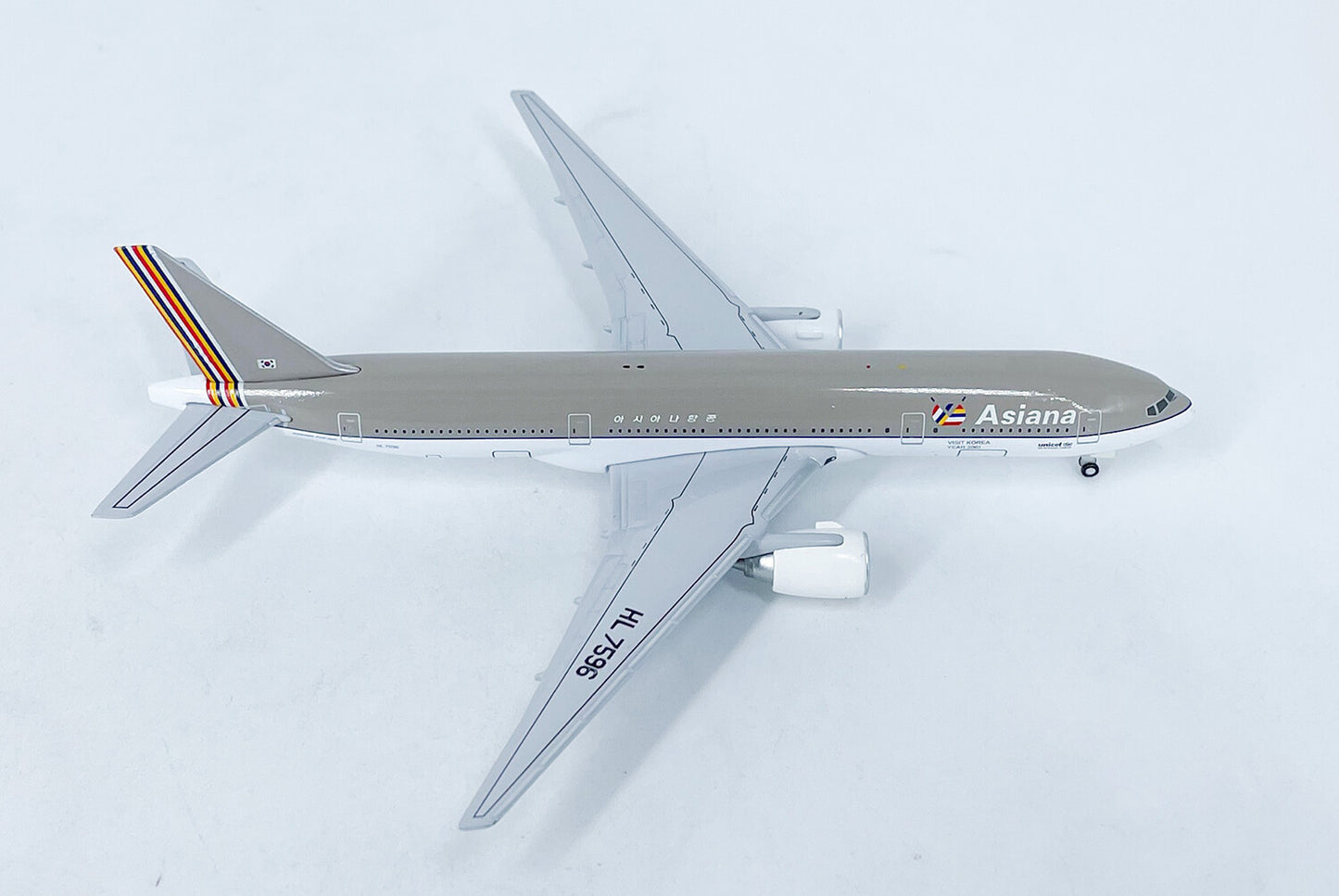 1:500 StarJets Asiana BOEING 777-200 Passenger Airplane Diecast Aircraft Model