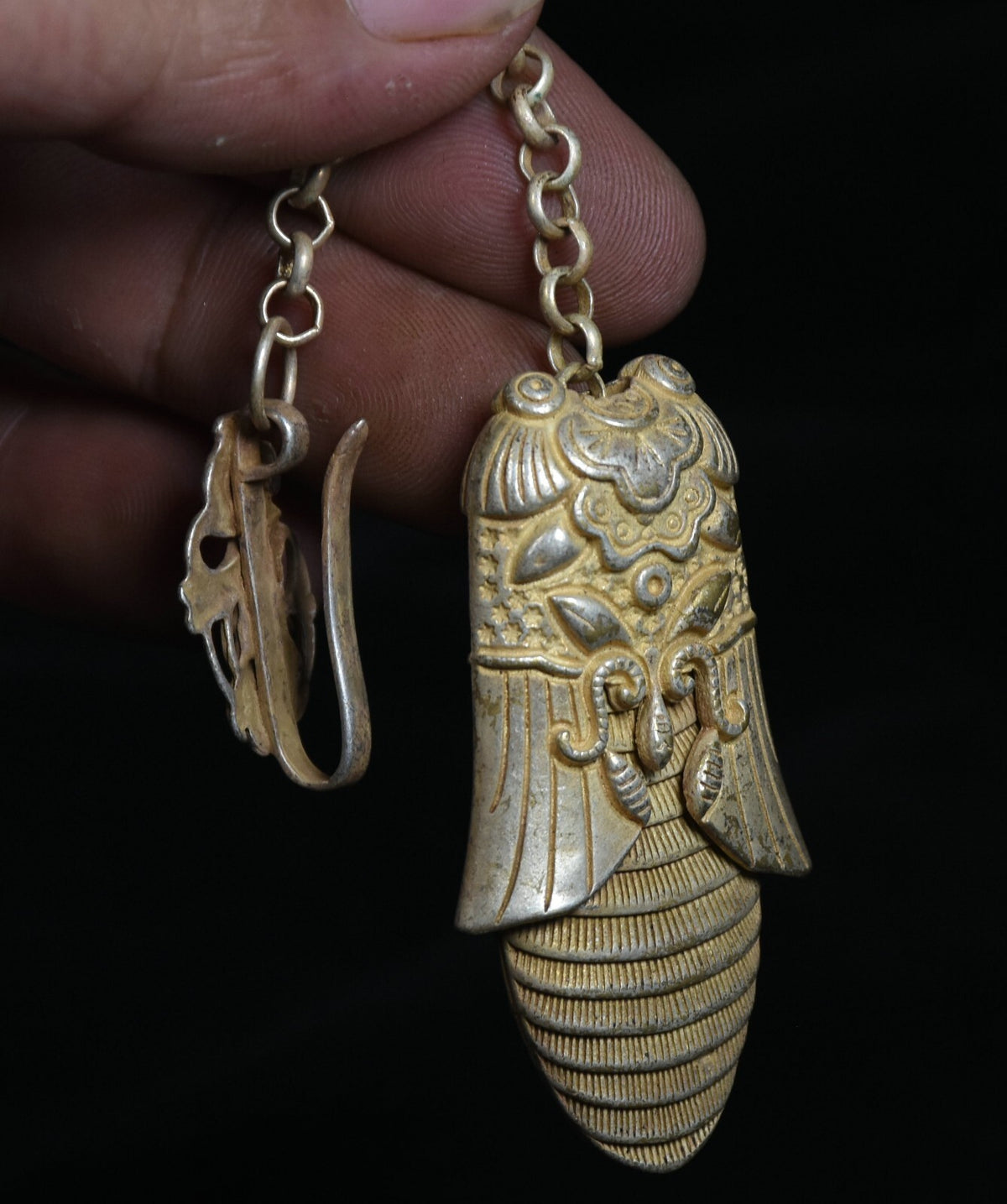 Rare Old Chinese Miao Silver Feng Shui Cicada Pendant Amulet Necklace Decoration