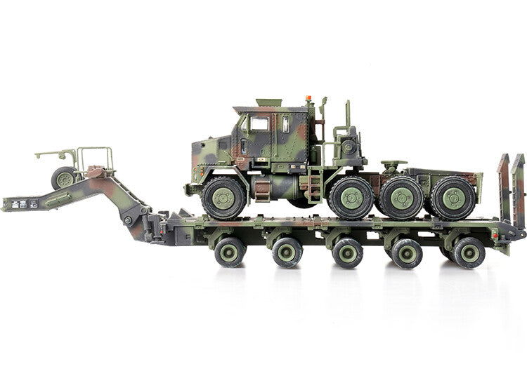 1:72 US Army Oshkosh M1070 Heavy Transport Vehicle Model Collection Box