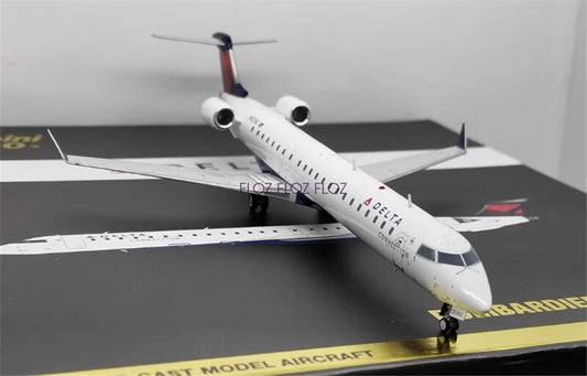 Geminijets for DELTA for BOMBARDIER CRJ900 N821SK 1/200 Aircraft Pre-built Model