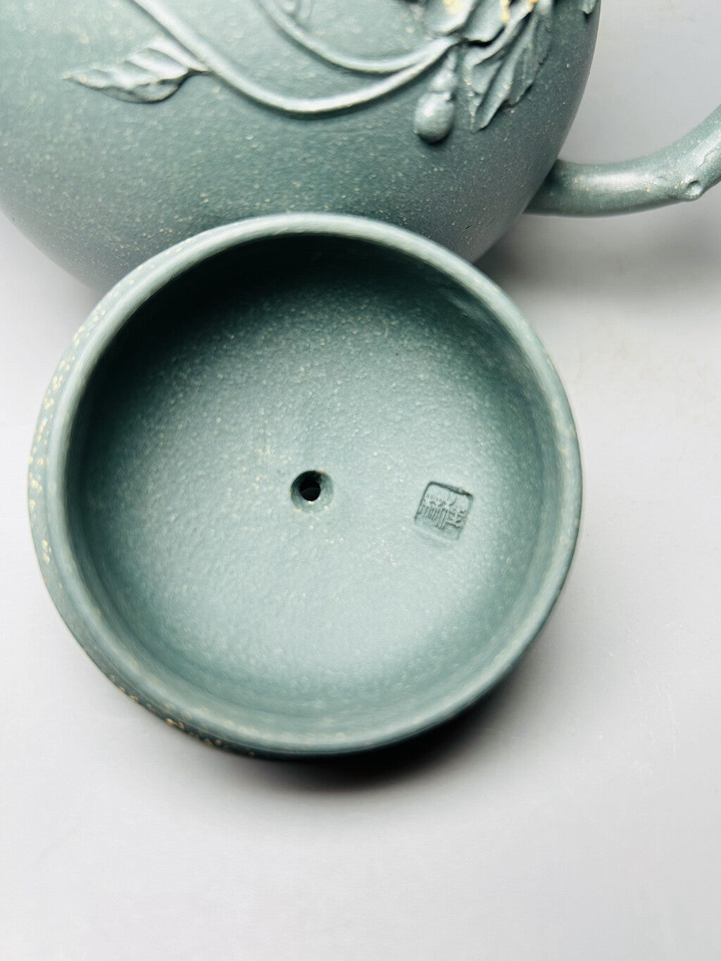 Chinese Yixing Zisha Clay Handmade Exquisite Gourd Teapot