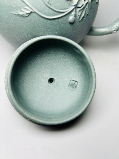 Chinese Yixing Zisha Clay Handmade Exquisite Gourd Teapot