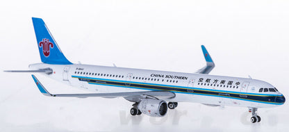 1:400 Phoenix CHINA SOUTHERN AIRBUS A321 Passenger Aircraft Diecast Plane Model