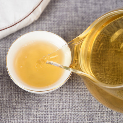 Yiwu Fenghuang Wo Seven Seeds Cake Spring Tea 357 Organic Green Tea Tea Cake
