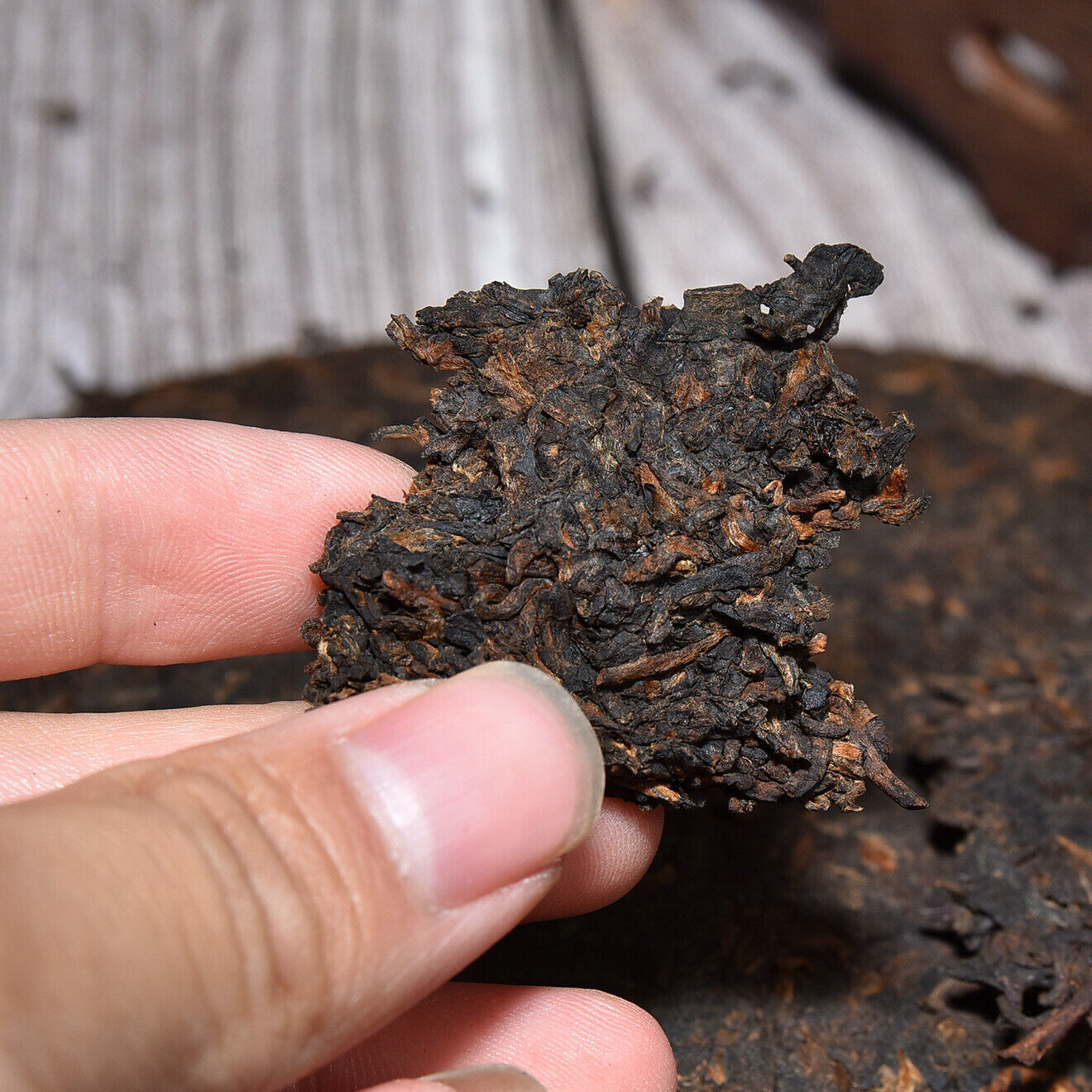 357g Yunnan Tea Cake Lao Banzhang Golden Buds Pu'er Ripe Tea Cake