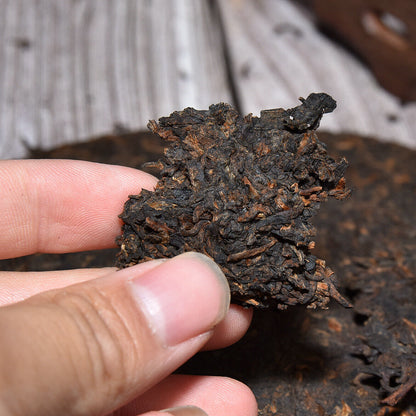357g Yunnan Tea Cake Lao Banzhang Golden Buds Pu'er Ripe Tea Cake