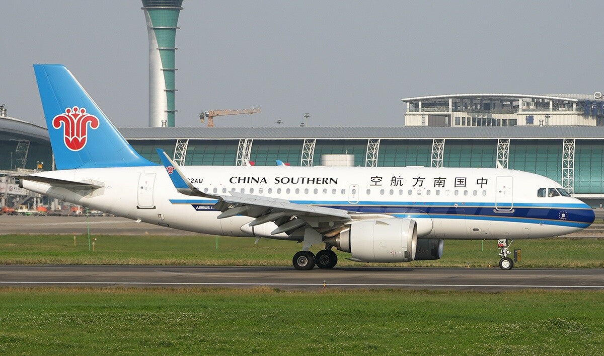 1:400 PandaModel CHINA SOUTHERN A319neo B-32AU Passenger Airplane Diecast Model