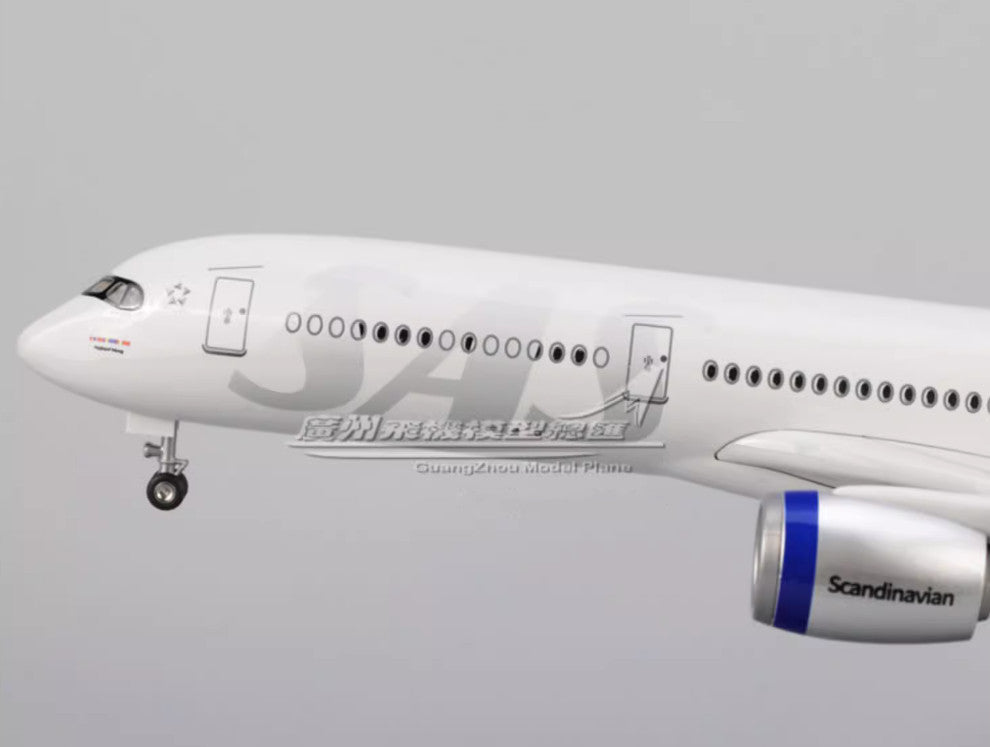 47CM 1:142 SAS Scandinavian AIRBUS A350 Airplane Landing Gear Resin Plane Model