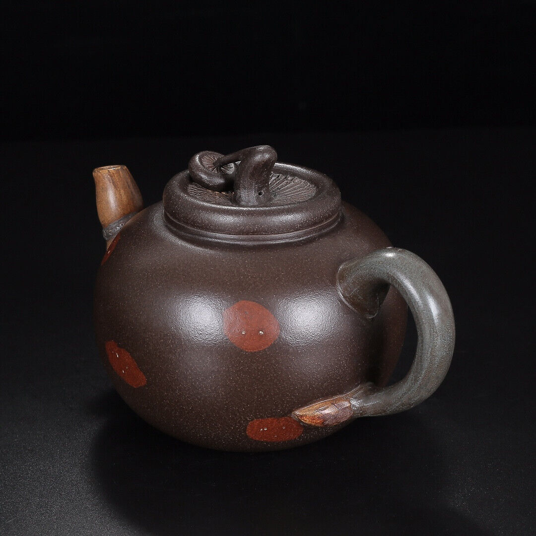 Chinese Yixing Zisha Clay Handmade Exquisite Teapot （蘑菇 底款：吕尧臣）