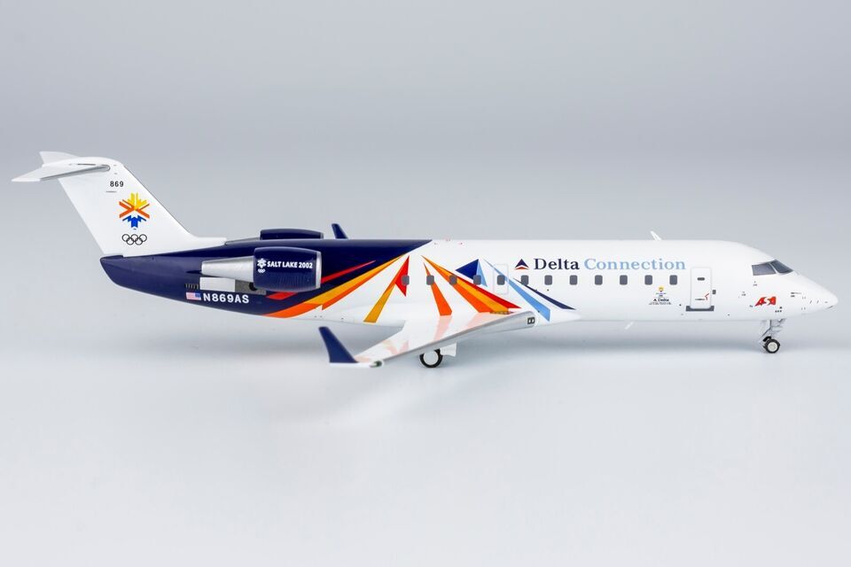 1:200 NG Model Delta Air Lines Bombardier CRJ200ER Plane Diecast Aircraft Model