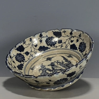Chinese Porcelain Ming Dynasty Tianqi Blue and White Dragon Pattern Plate