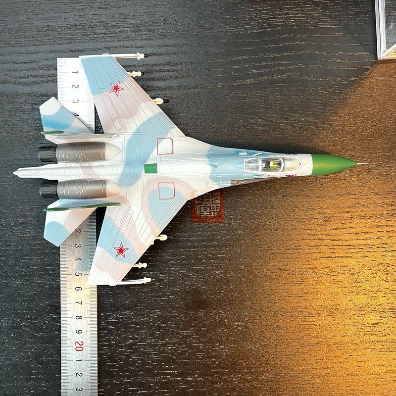 1: 100 Chinese Su27 Fighter Model Alloy
