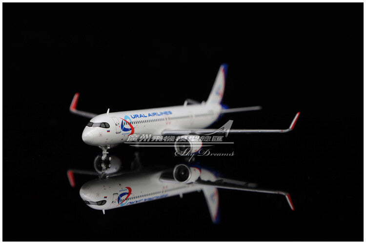 1:400 GeminiJets URAL AIRLINES BOEING A321neo Airplane Diecast Aircraft Model